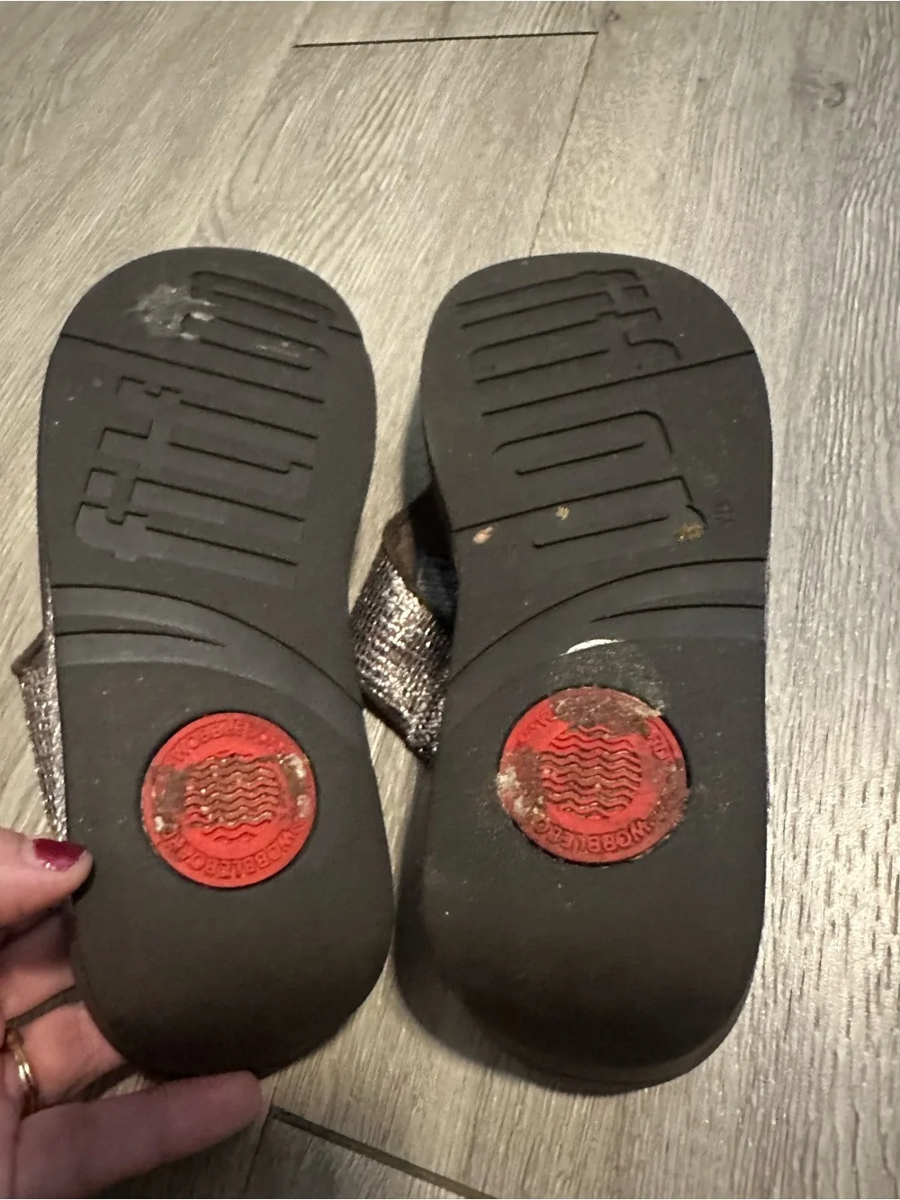 FitFlop Lulu Women's Bronze Sparkly Wedge Flip Flop Sandals Sz 7